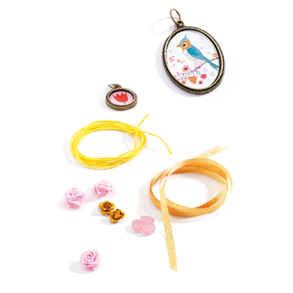 Djeco sertie de perles avec fleurs